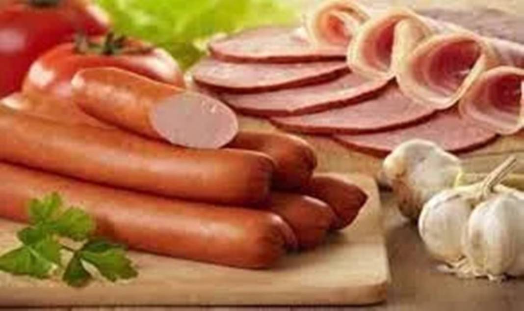 Bu gıdaları ağzınıza bile sürmeyin! Canan Karatay tek tek sıraladı: Sanılanın aksine bazı doğal besinler de zararlı! 15